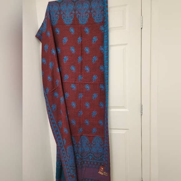 Winter Shawl - Picture 2 of 4